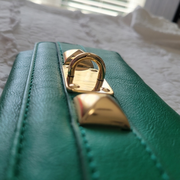 Kelly Green and Gold Hardware Wallet NWOT Faux Leather - Picture 3 of 10